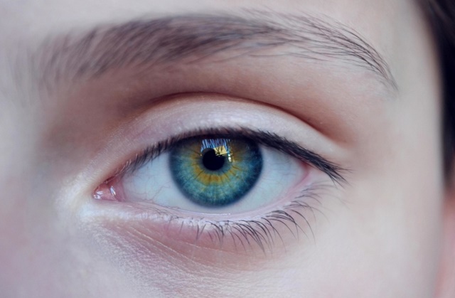 Giật mắt là hiện tượng bình thường của cơ thể